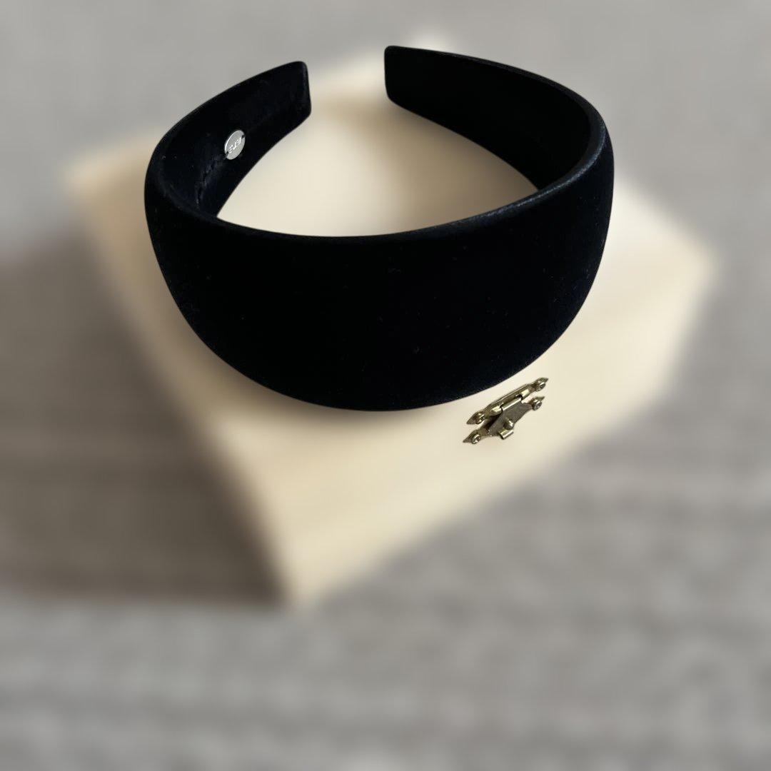 FOXEY ブラック ベロア ヘアバンド　カチューシャ