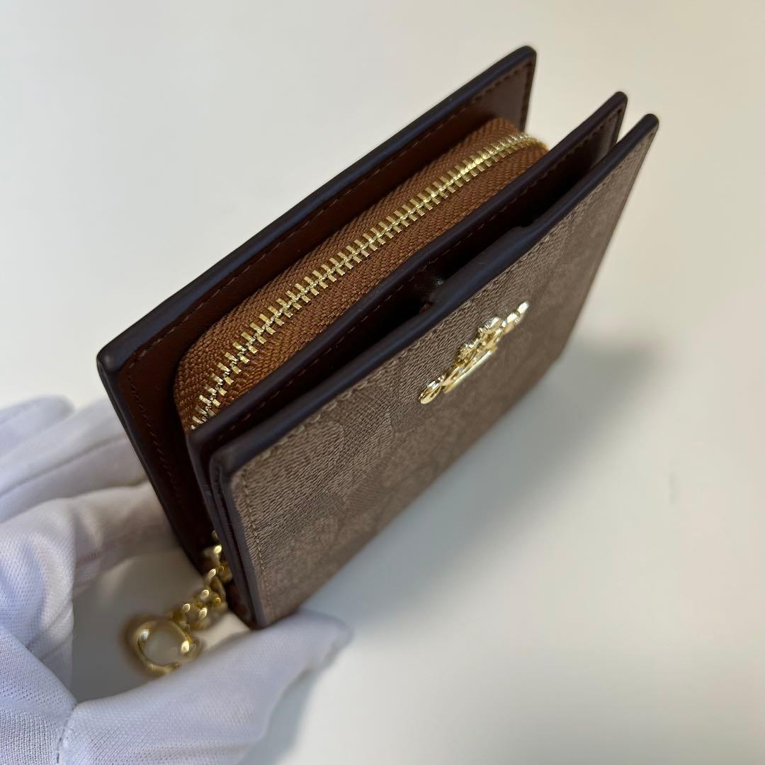 耀くん 新品 COACH 財布 二つ折り財布 カーキ×レッドウッド シグネ