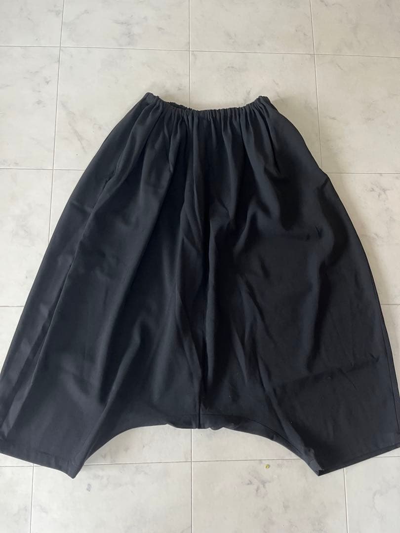 LIMI feu ブラック サルエルパンツ