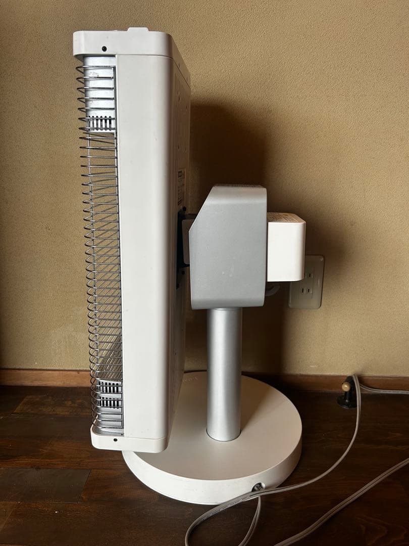 DAIKIN ダイキン 遠赤外線ヒーター　ERFT11VS-W 2018年製