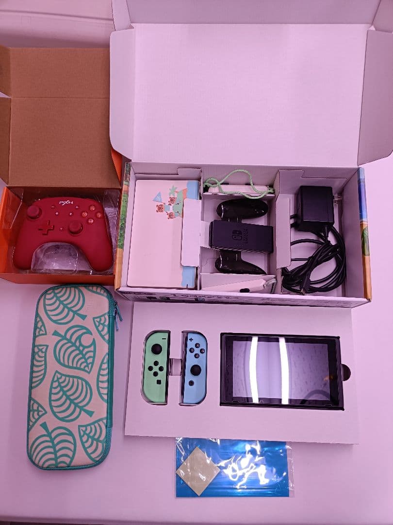 あつまれ どうぶつの森デザインのNintendo Switch本体