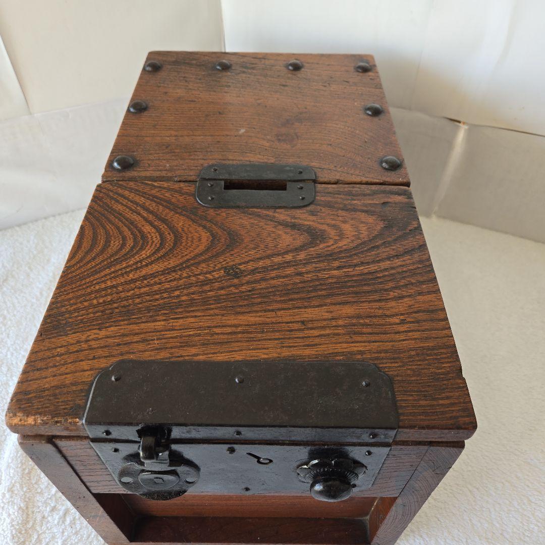 銭箱　鍵付　銭函　千両箱　古民具　古道具　箪笥　時代箪笥　太鼓鋲　大正浪漫