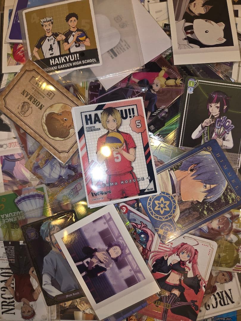 アニメグッス　大量まとめ売り　紙類・薄物・カード・シール約1000点以上