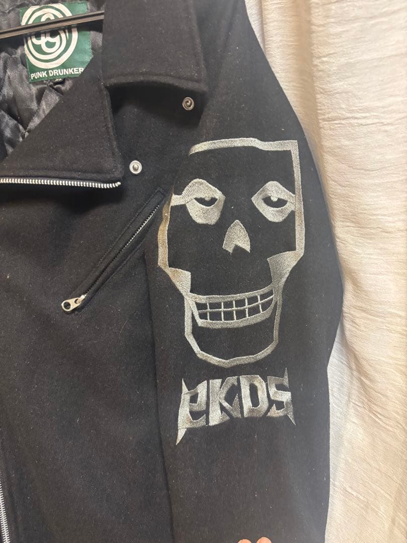 ポケット破れあり、PUNK DRUNKERS スカルプリント ジャケット XL
