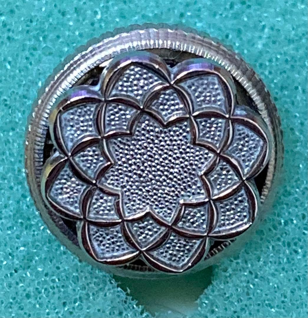 創価学会　方面中央幹部之章　男性用バッジ➕女性用バッジ2ケ　シリアルナンバー刻印