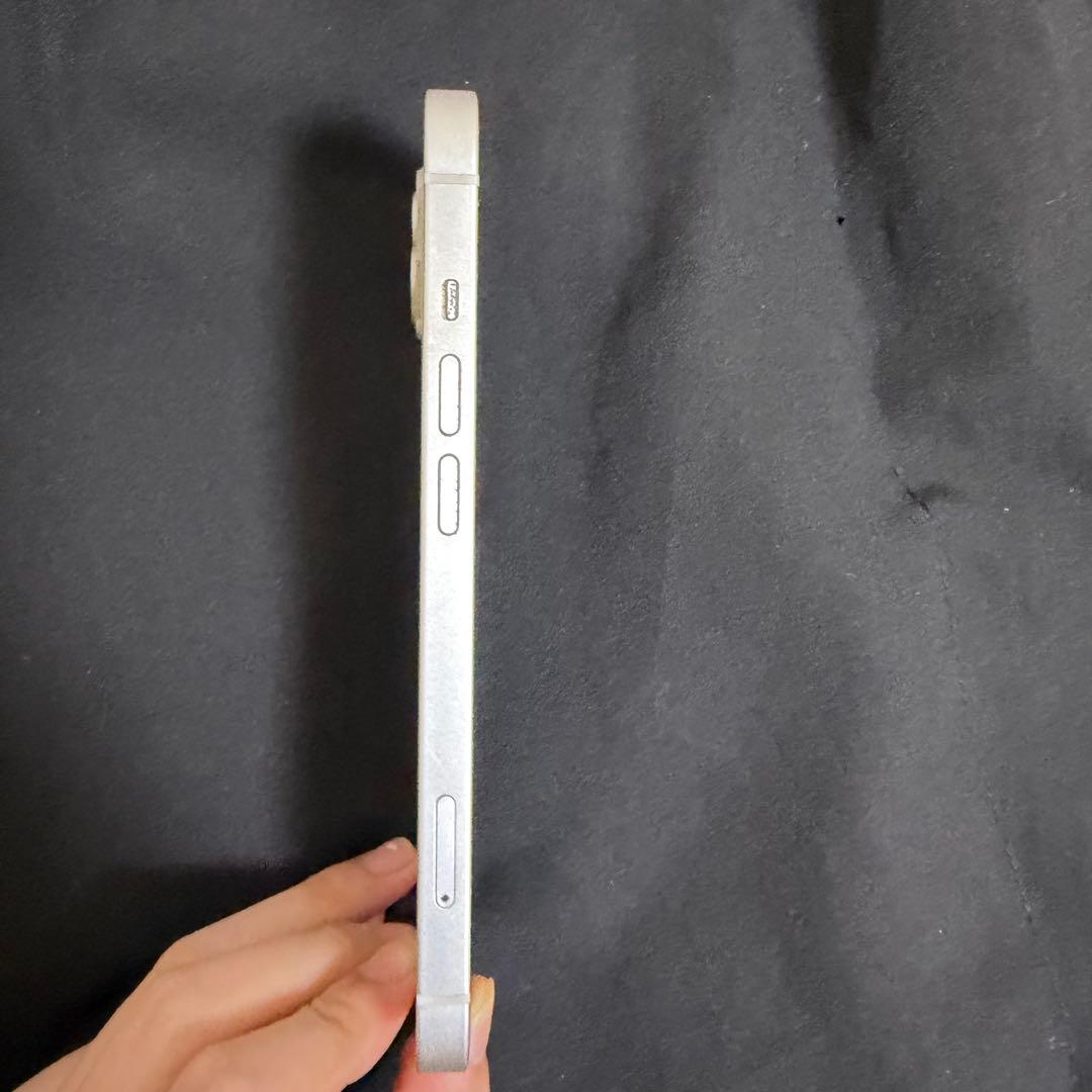 Apple iPhone 13 ホワイト 本体 simフリー