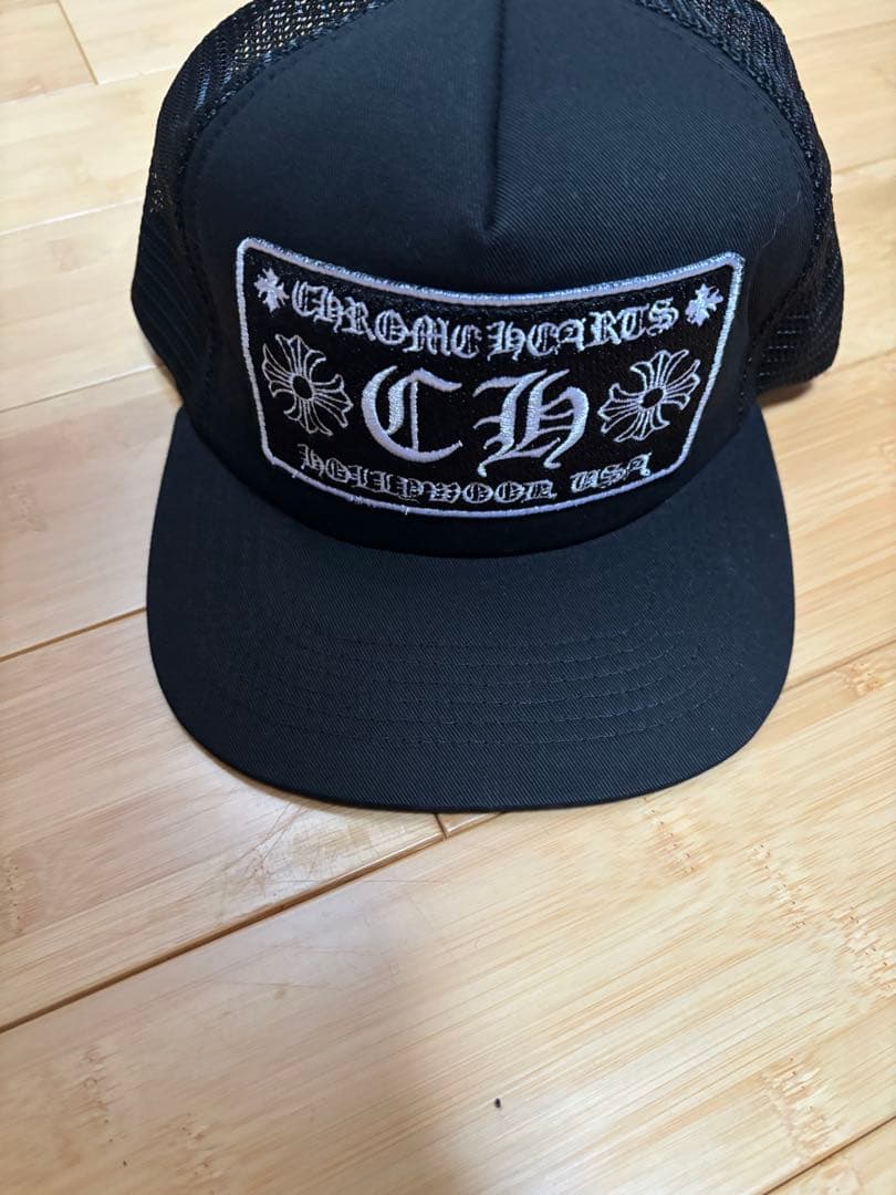 CHROME HEARTS ブラック トラッカーキャップ