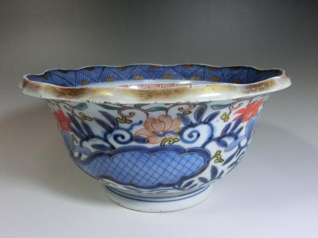 鉢■古い花唐草蝶紋 大鉢 菓子器 花弁型 時代物 骨董品(江戸後期～明治期)■