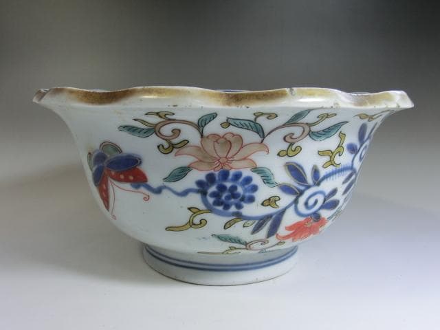 鉢■古い花唐草蝶紋 大鉢 菓子器 花弁型 時代物 骨董品(江戸後期～明治期)■