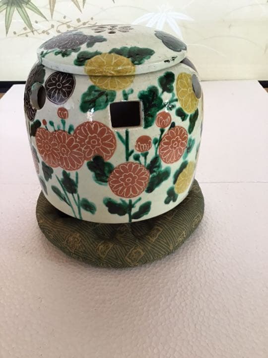 三代 乾山 色絵片身替り菊図手焙 ／ 琳派 光琳