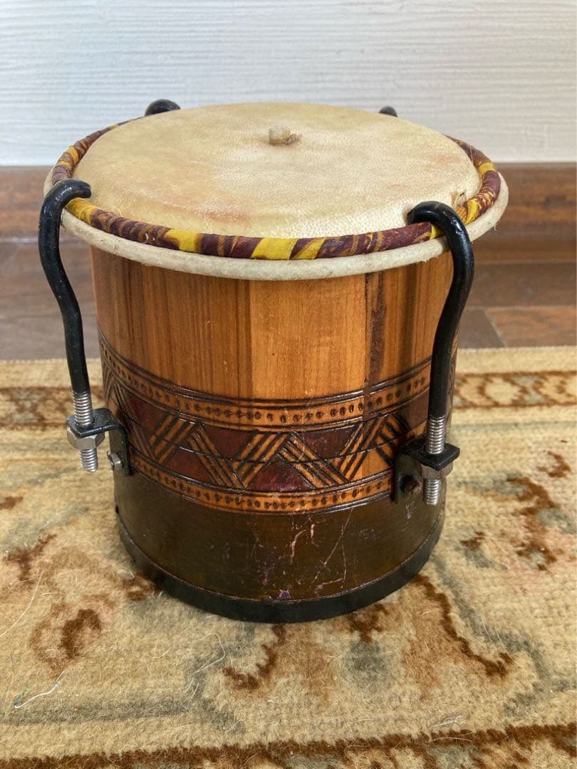 【ヘコヘコ】（ブラジルの楽器）マエストロの彫刻入り