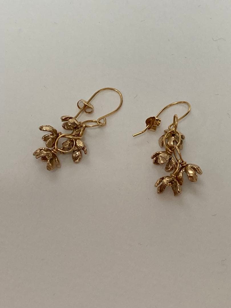 美品　カオル　kaoru かすみ草　ピアス　k10 k18 両耳　証明書付き