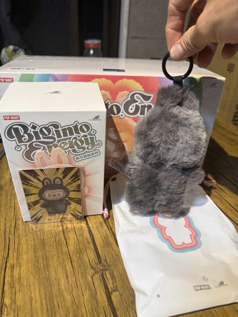 ラブブ POPMART Big Into Energy V3 IDシークレート