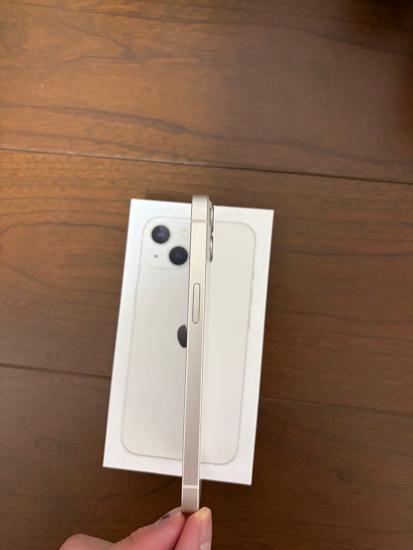 Apple iPhone 13 ホワイト 本体 充電ケーブル付き