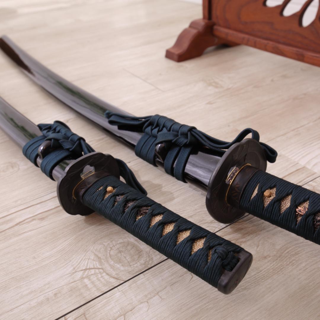 模造刀 日本刀 大小セット 黒柄 木製刀掛け(刀置き)・収納袋セット