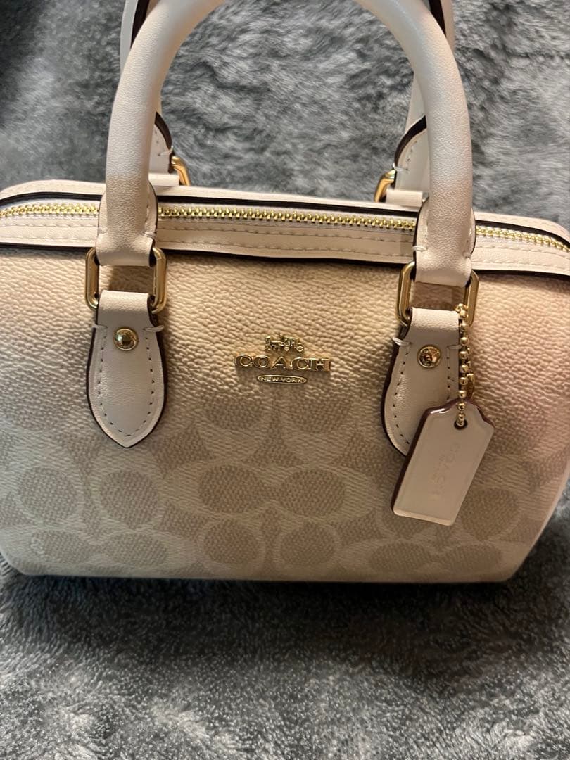 コーチ　ショルダーバッグ シグネチャー　キャンバス 未使用品　新品