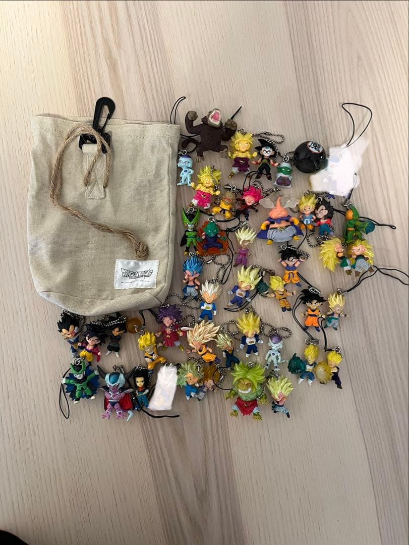 ドラゴンボール ストラップ 42個セットと仙豆の袋