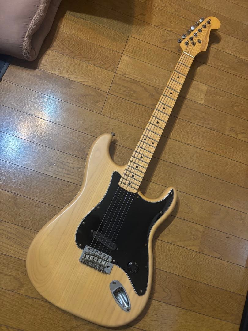 メーカー不明ナチュラルサテンストラトキャスター