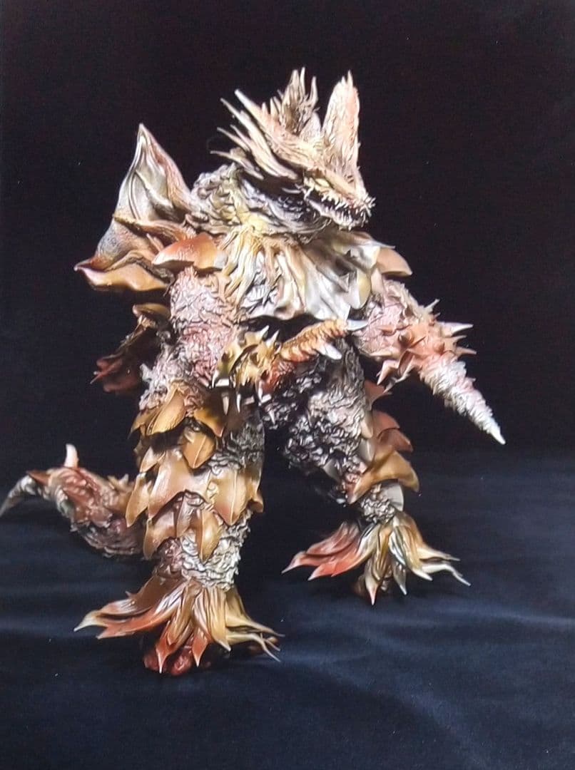 どろみ妖怪獣ファクトリー ウルトラマンガイア 宇宙忍獣Xサバーガ ガレージキット