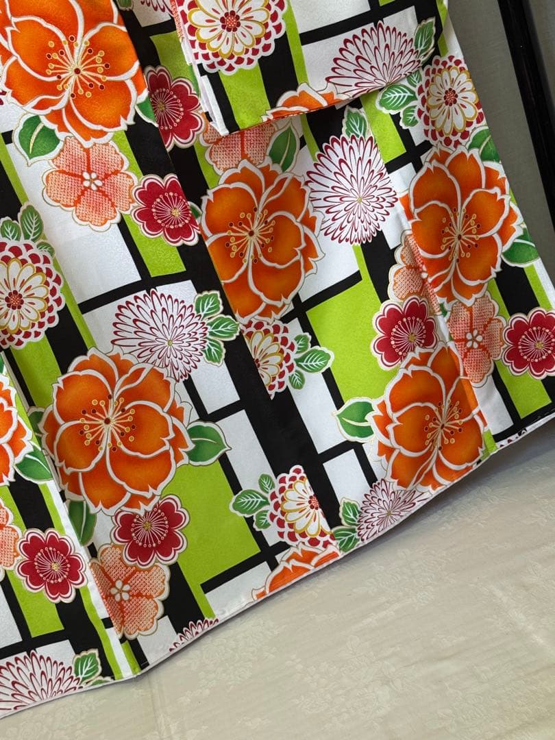 [極美品] 洗える　本振袖　白　緑　格子　成人式　結婚式　振袖　礼装　高身長