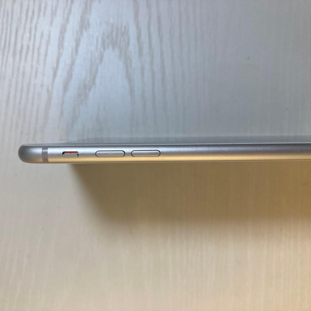 iPhone8Plus 64GB シルバー SIMロック解除済