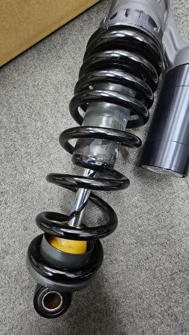 ホンダ　レブル1100　リヤサスペンション中古ジャンク品　ＳＣ８３