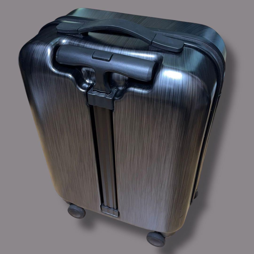 エンポリオアルマーニ ビッグロゴ キャリーケース ヘアライン柄 シルバーグレー