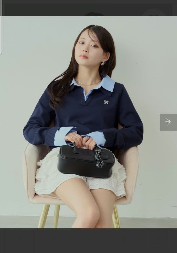 chico 刺繍入り襟付きポロニット