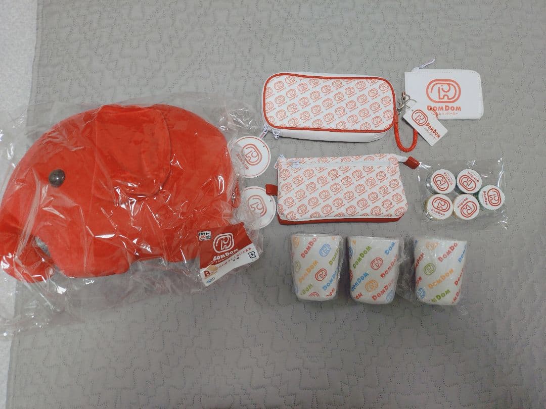 ドムドム　ペンケース　パスケース　コップ　シール　人形　セット