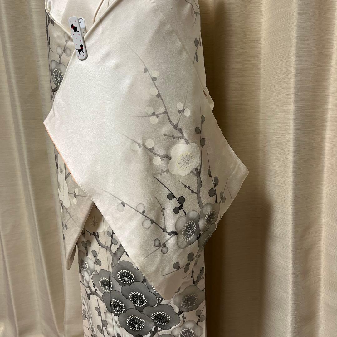 白とグレーの梅と蕾の訪問着 白系
