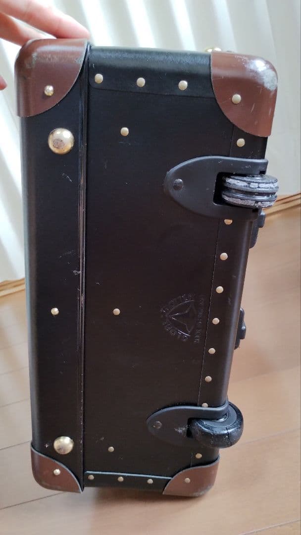 m*様 グローブトロッター　GLOBE TROTTER スモールキャリーオン 3