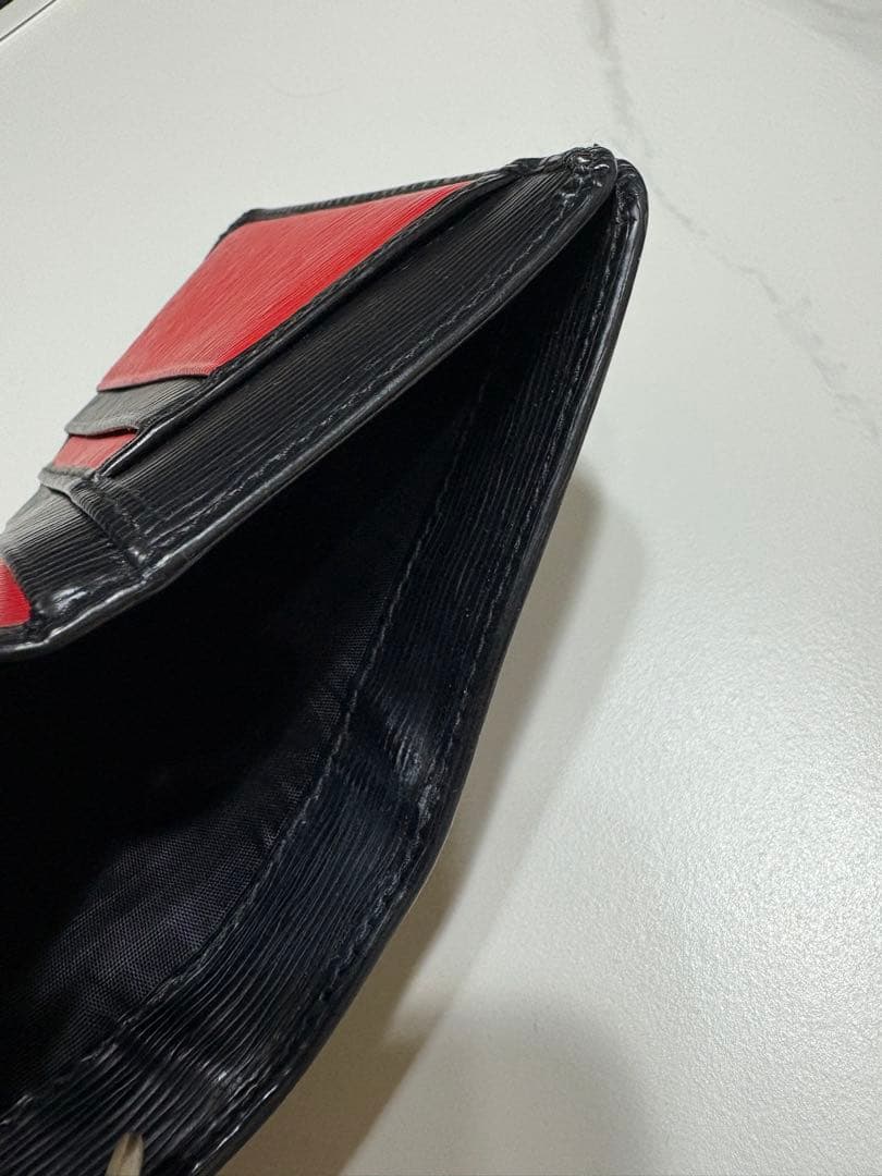 PRADA エピレザー 二つ折り財布 黒