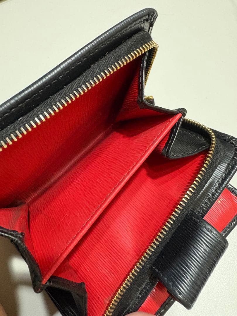 PRADA エピレザー 二つ折り財布 黒