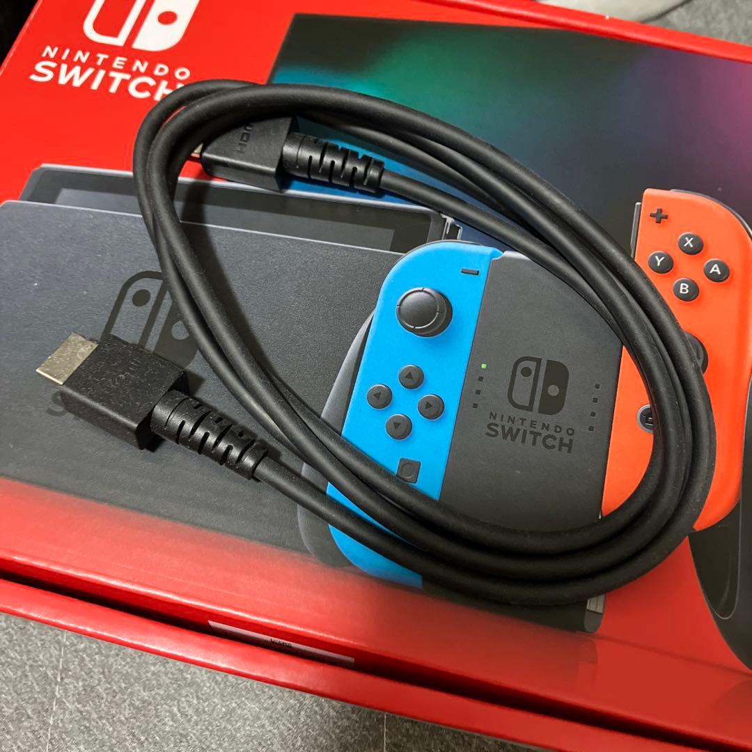 美品 Nintendo Switch / 保護フィルム付き