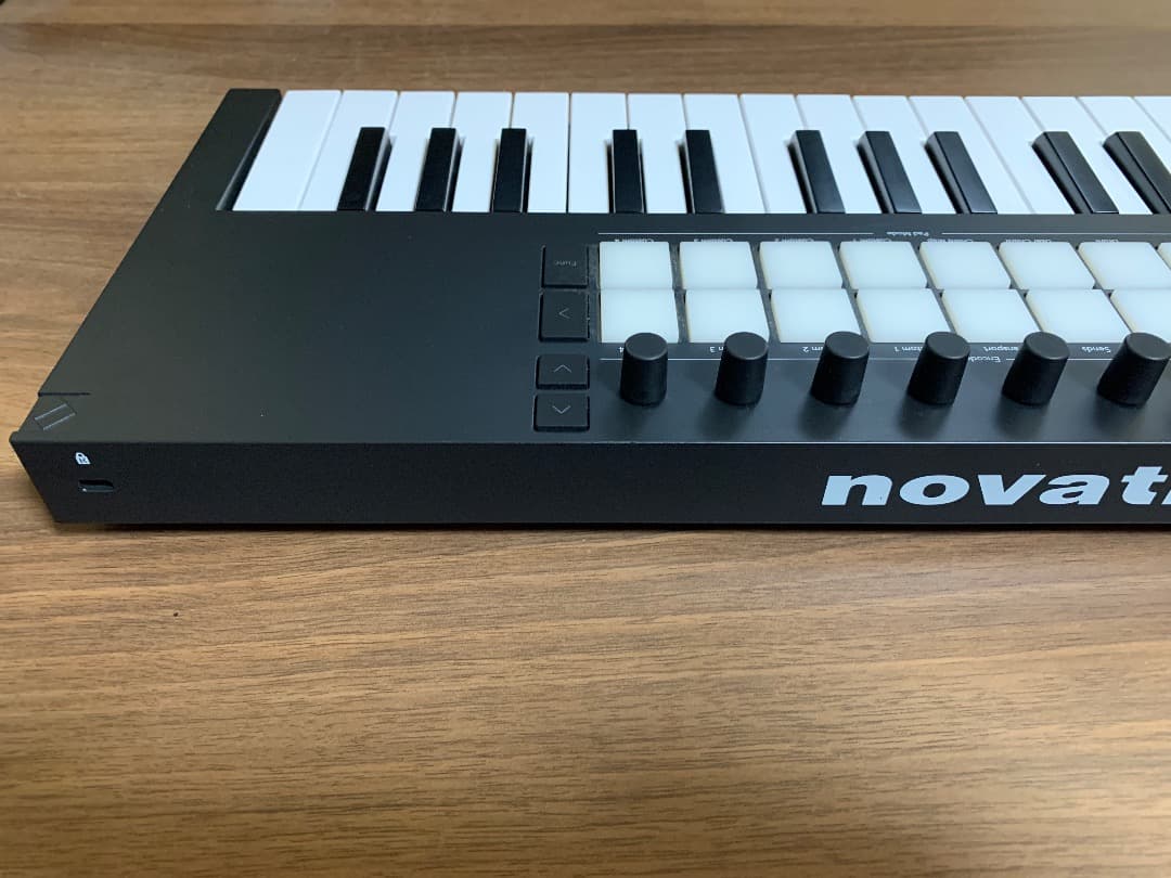 Novation Launchkey Mini 37 MK4 [製品登録解除済]