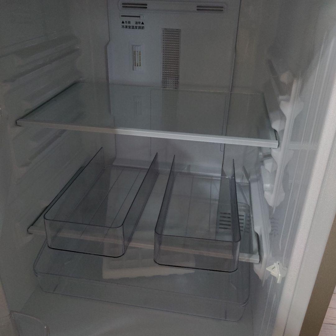 ホワイト冷蔵庫 シンプルデザイン