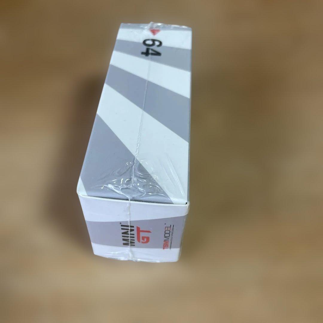MINI GT LB トイザらス限定R35ホワイト 1/64