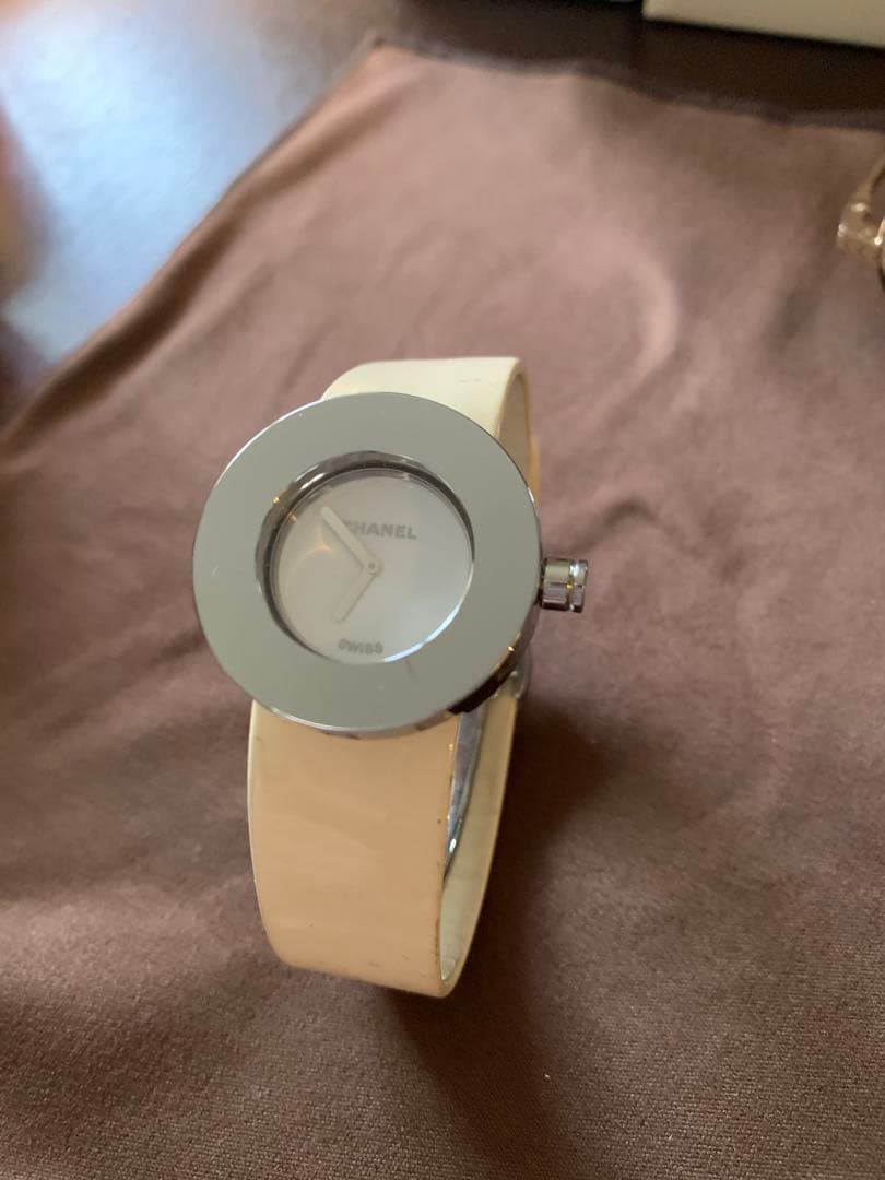 CHANEL シャネル時計　ラロンド　ホワイト