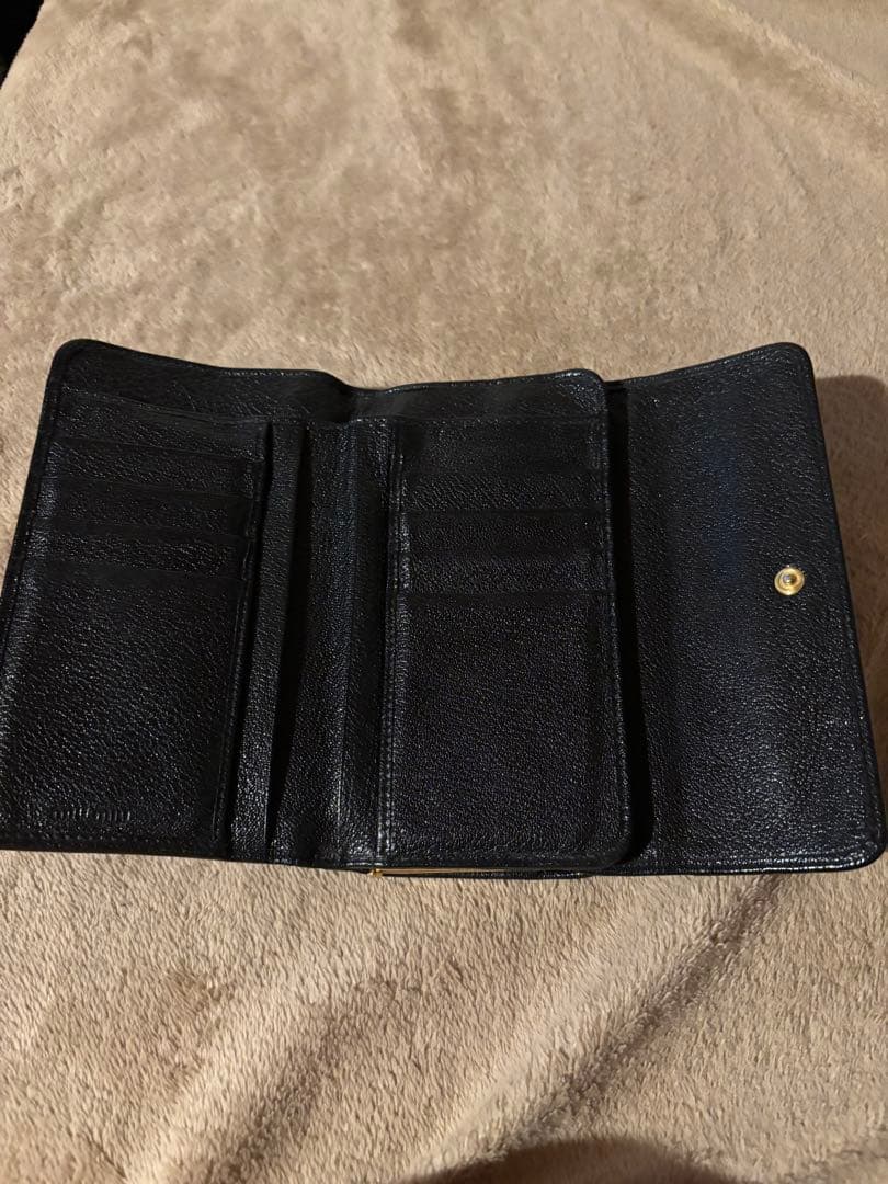 miu miu ブラック がま口三つ折り財布