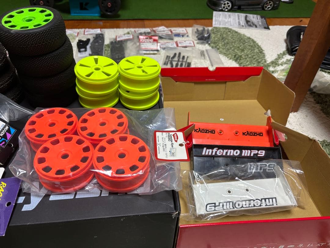 京商　1/8 MP9 インファーノ