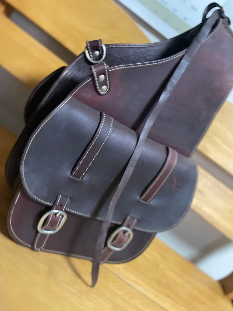 本革　サドルバッグ