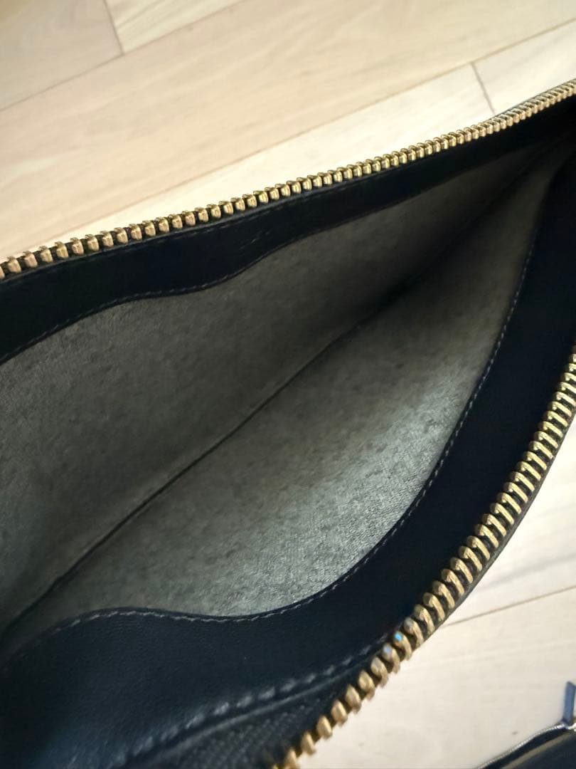 CÉLINE トリオ 黒 レザー ショルダーバッグ　ラージ