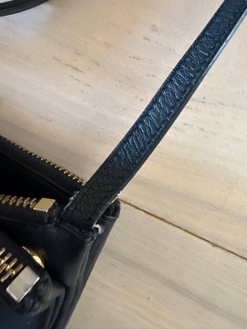 CÉLINE トリオ 黒 レザー ショルダーバッグ　ラージ