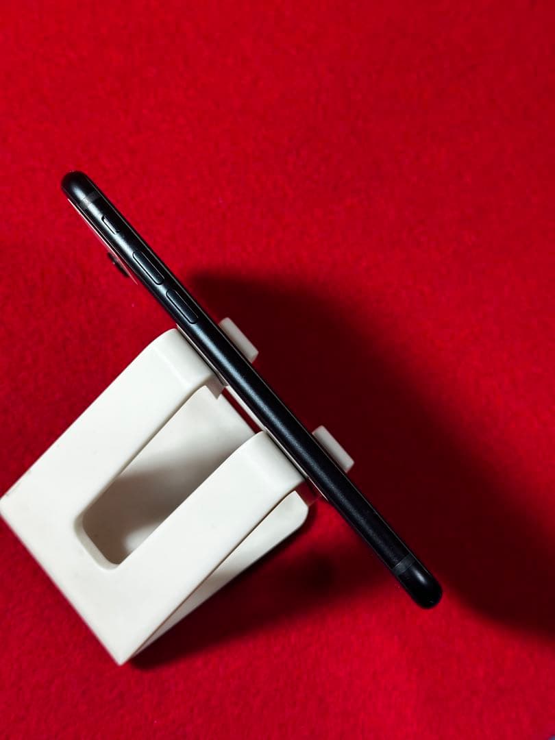 【0960】iPhone SE3第3世代ミッドナイト 64GB simフリー