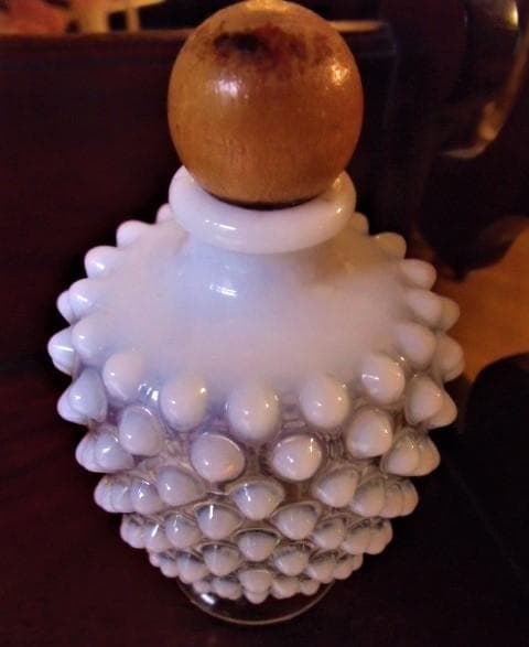 アメリカ　フェントン　フレンチオパールセント　ホブネイルの香水瓶