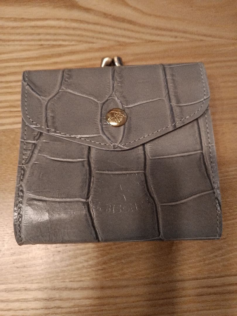 ILBISONTE 二つ折りがま口財布 ライトグレー