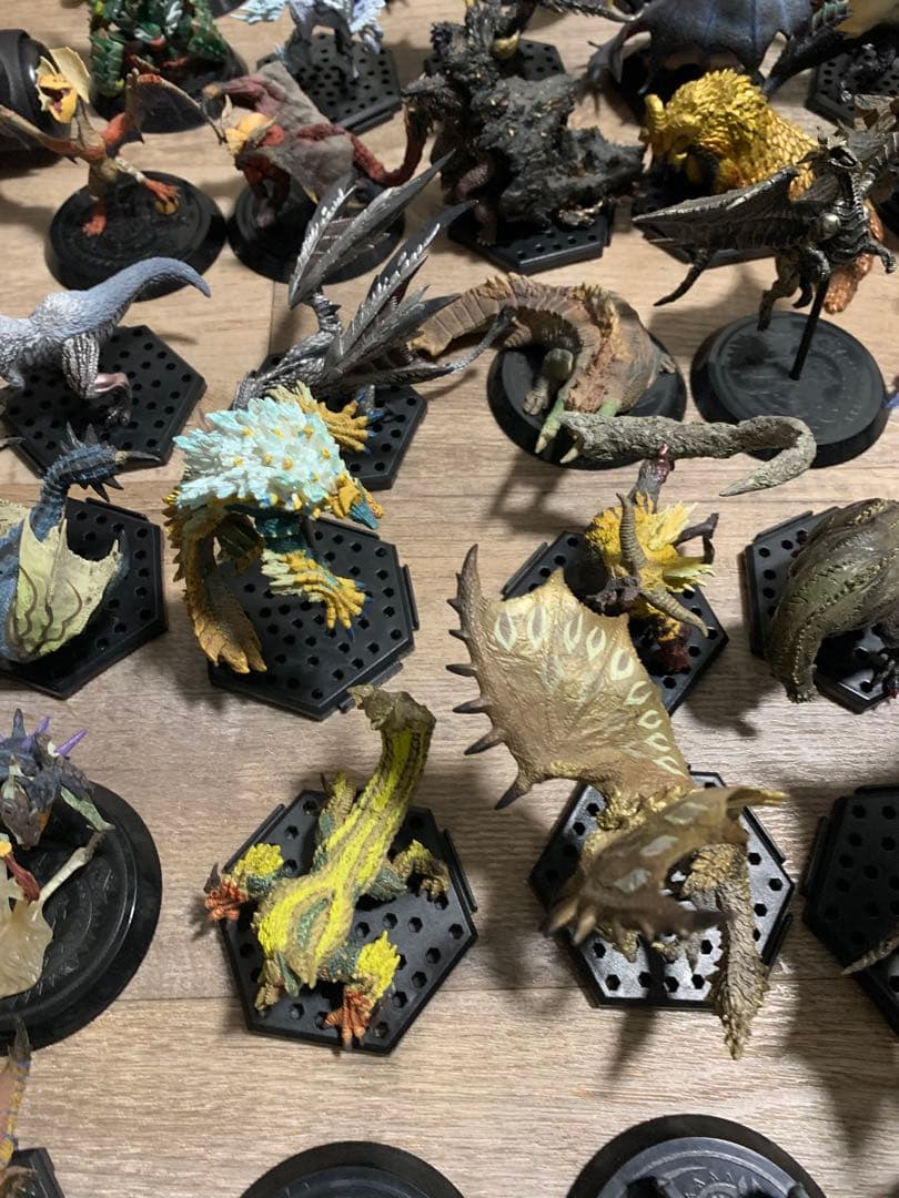 モンスターハンターフィギュア　スタンダードモデル　まとめ売り　約125体