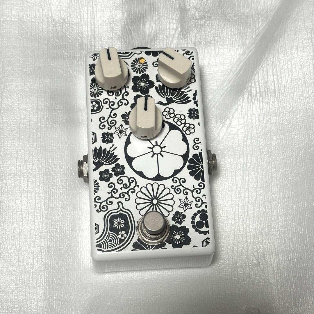 brush eight Drive X White ギターエフェクター