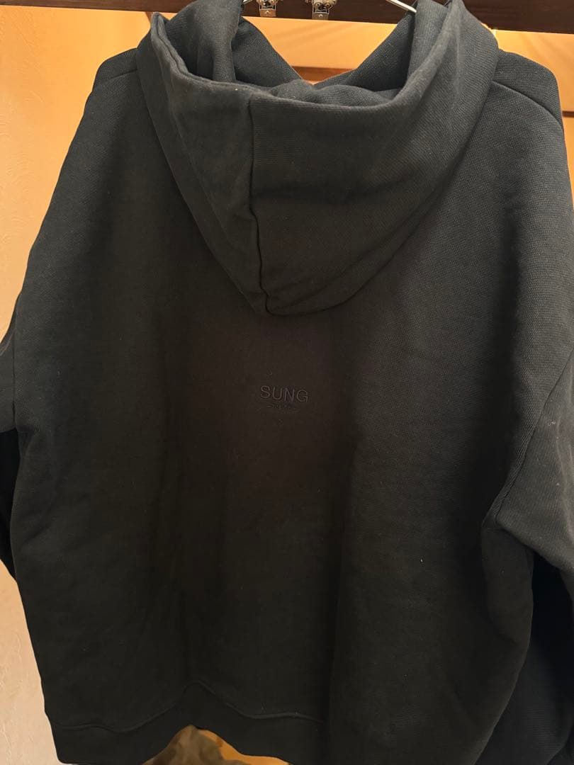 sung1975パーカー