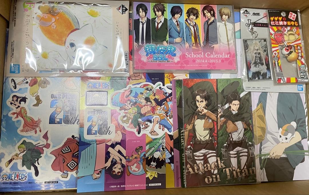 アニメグッズまとめ売り/ぬいぐるみ/マスコット/キーホルダー/缶バッジ他